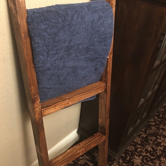 4 foot tall Walnut oak Towel rack/blanket ladder - Picture 1 of 6